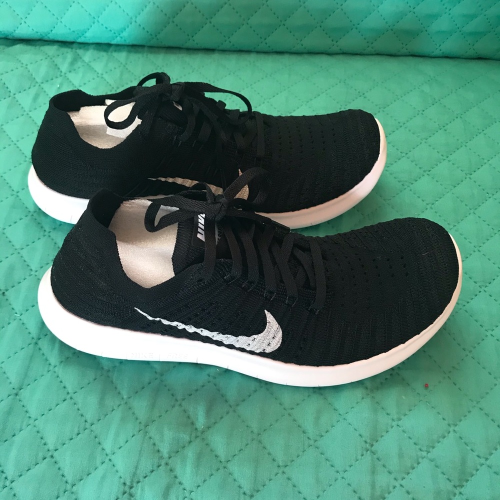 Nike fly knit rn  2017 men’s 7.5 women’s 9